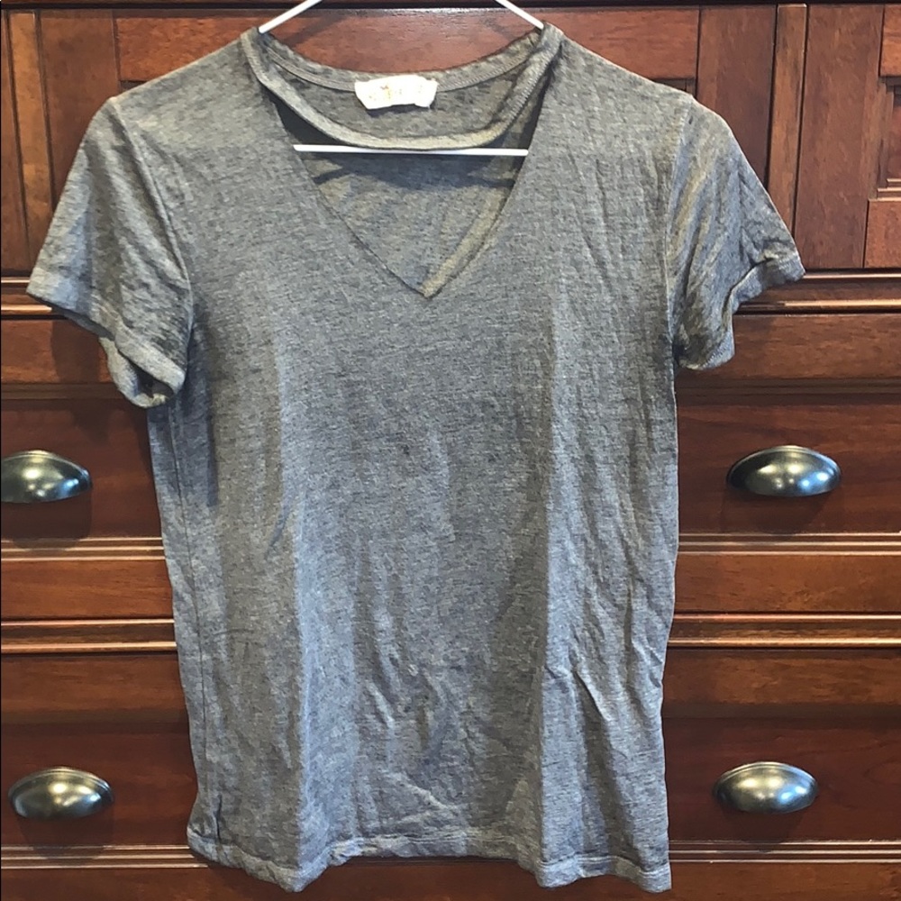 Hollister tee.